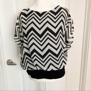 AB Studio | Black and White Chevron Print Blouse
